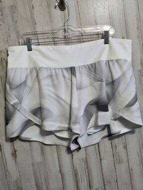 Calia Gray White Kick It Up Mid Rise Performance Shorts Plus Size XXL